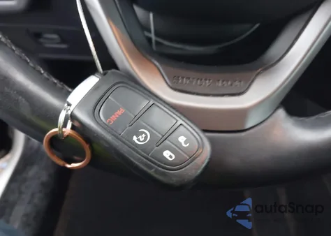 2019 Jeep Cherokee Latitude Plus 4X4 из США, поврежденный, VIN 1C4PJMLX9KD379121